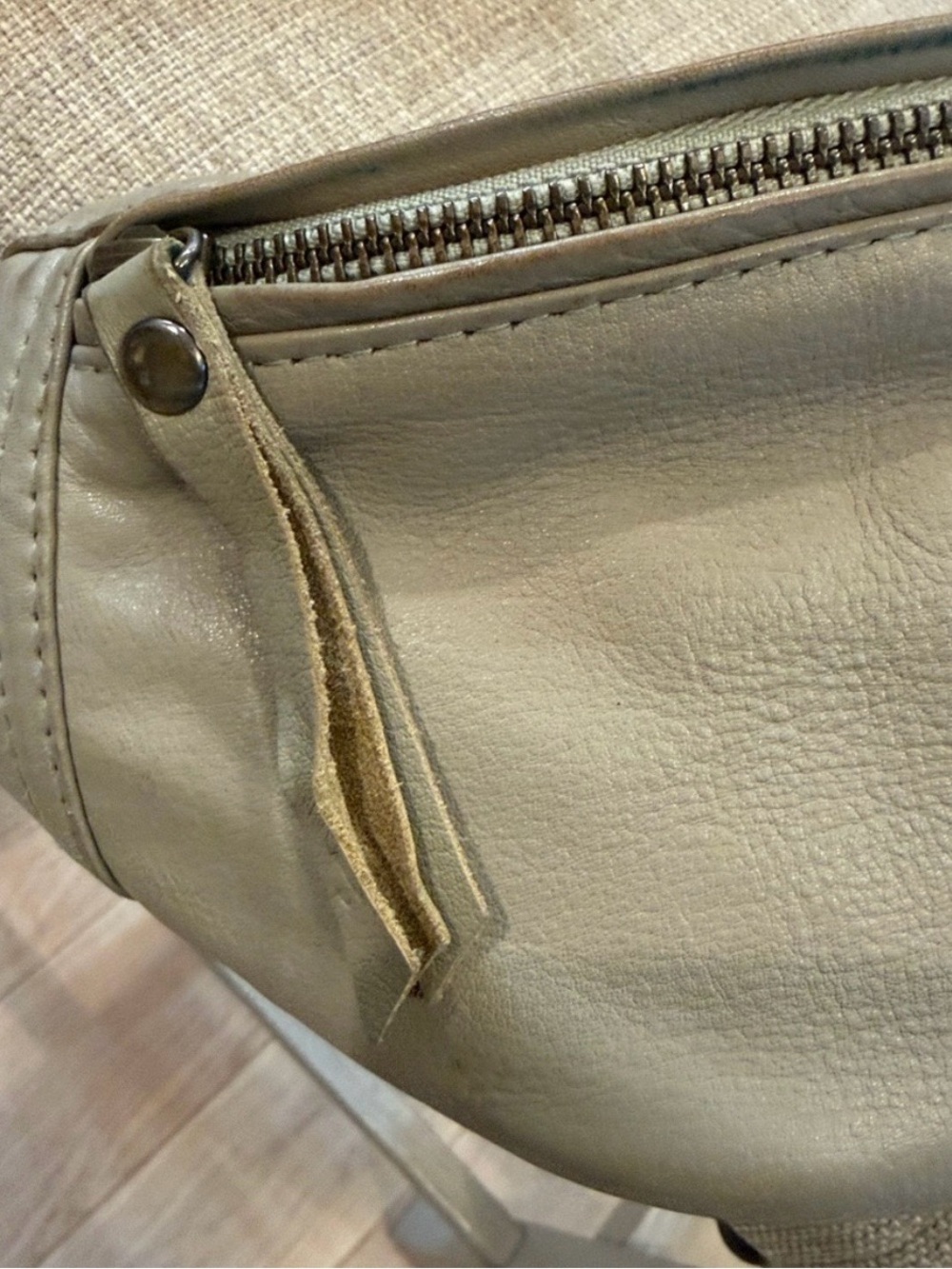 Mandrn leather crossbody - Picture 5 of 6